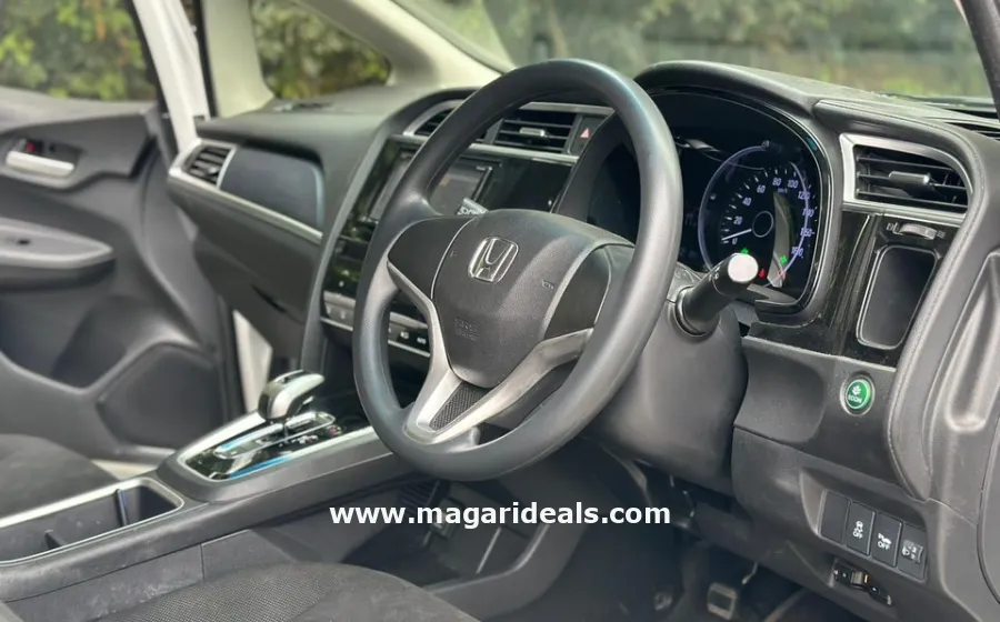 2018 HONDA FIT SHUTTLE HYBRID in Kenya for Sale | Magari Deals