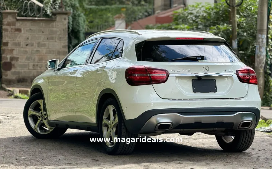 2017 MERCEDES BENZ GLA 220 in Kenya for Sale | Magari Deals