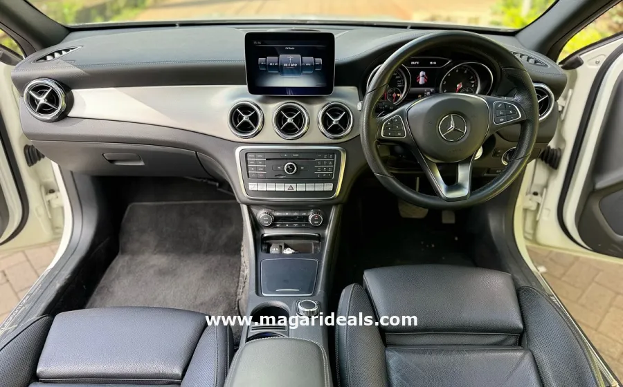2017 MERCEDES BENZ GLA 220 in Kenya for Sale | Magari Deals