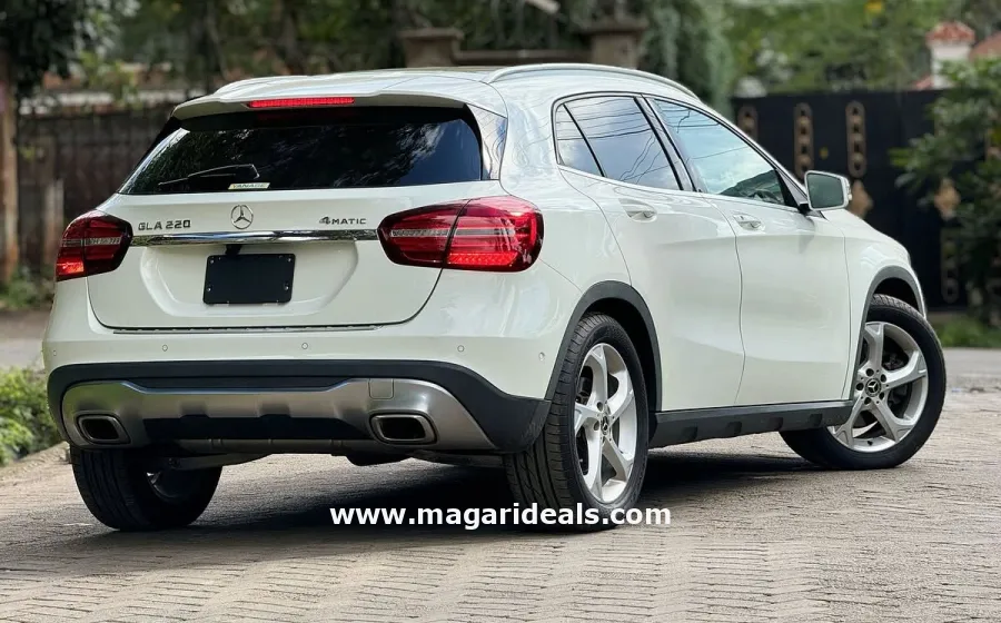 2017 MERCEDES BENZ GLA 220 in Kenya for Sale | Magari Deals