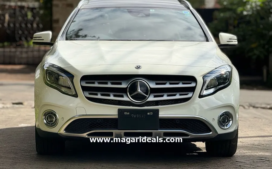 2017 MERCEDES BENZ GLA 220 in Kenya for Sale | Magari Deals