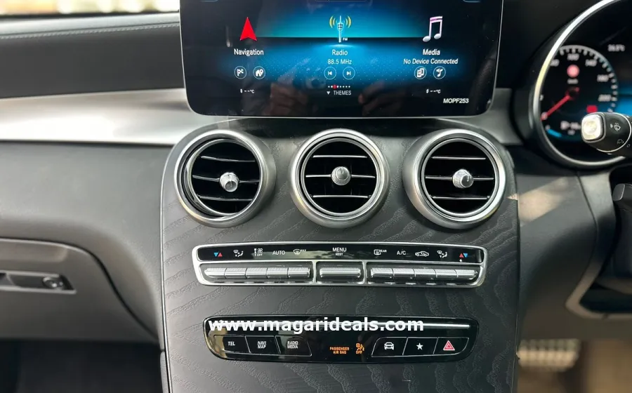 2019 MERCEDES BENZ GLC 300 4MATIC in Kenya for Sale | Magari Deals