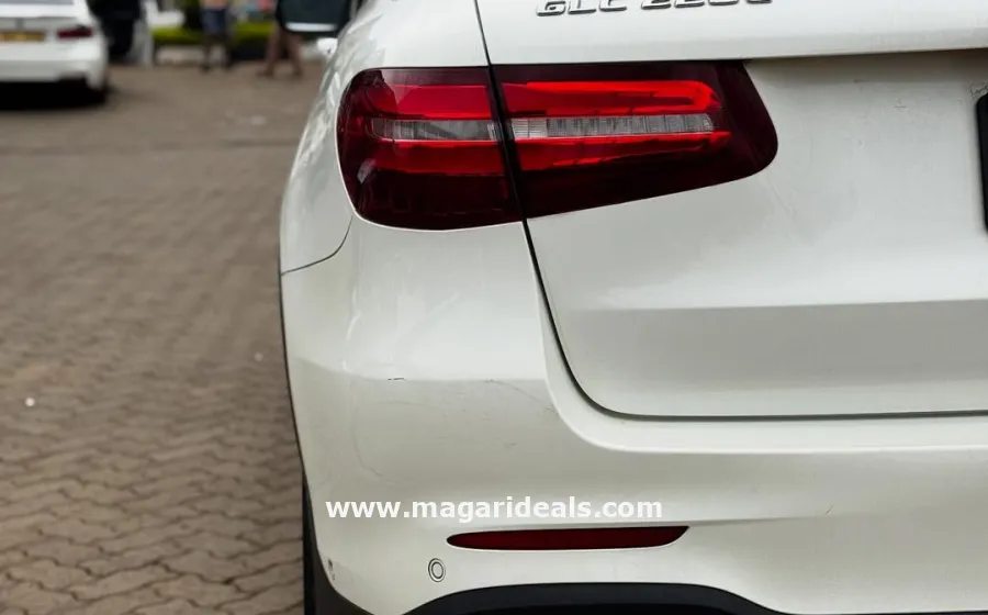 2018 MERCEDES BENZ GLC 220D 4MATIC  in Kenya for Sale | Magari Deals