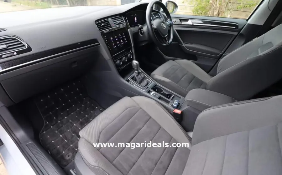 VW Golf TSI 2017 model in Nairobi  in Kenya for Sale | Magari Deals