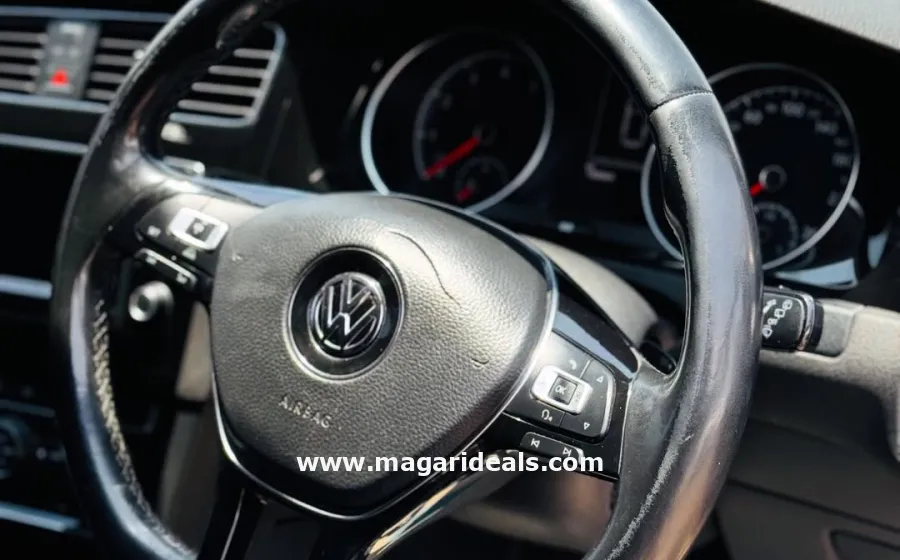 2014 VOLKSWAGEN GOLF TSI in Kenya for Sale | Magari Deals