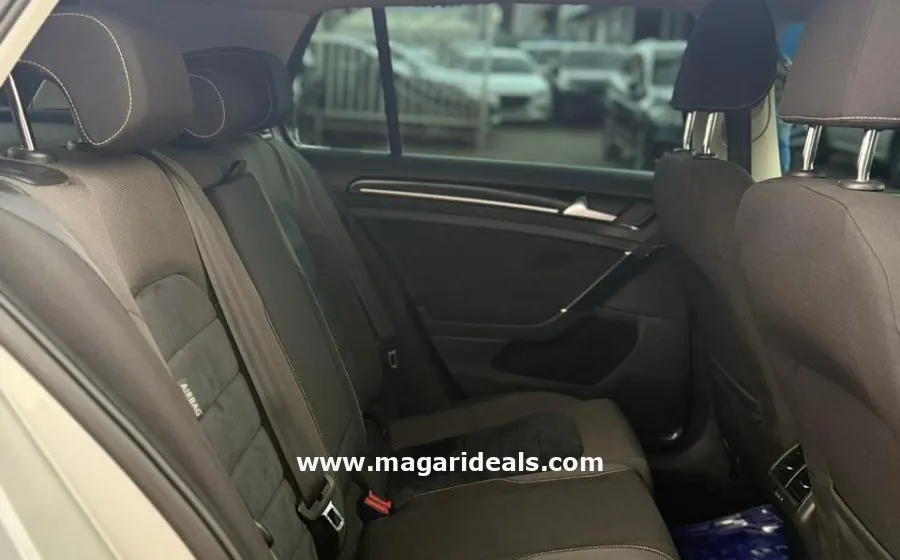 2014 VOLKSWAGEN GOLF TSI in Kenya for Sale | Magari Deals