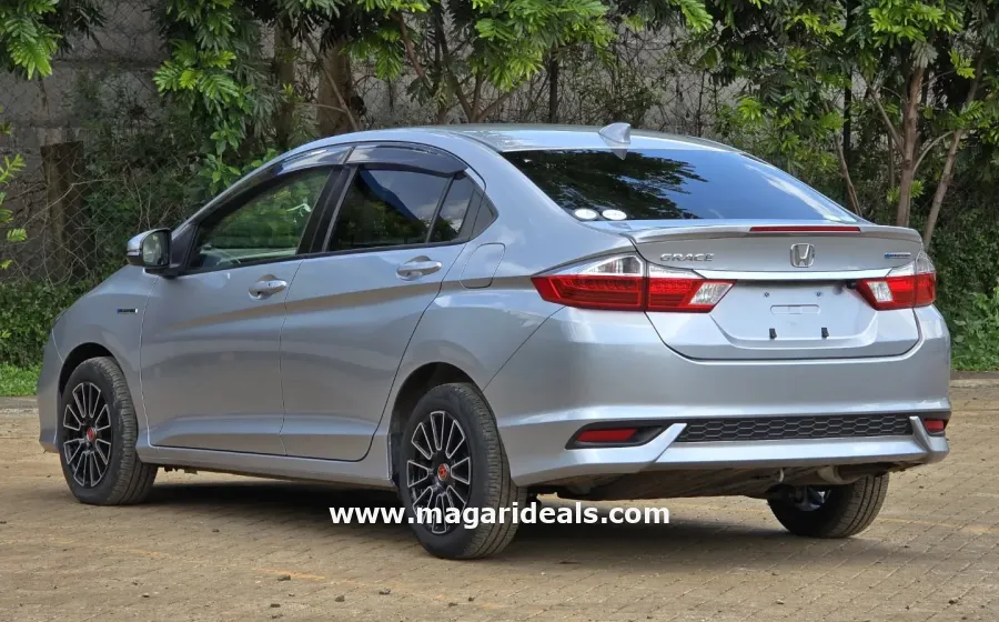 HONDA GRACE HYBRID in Kenya for Sale | Magari Deals