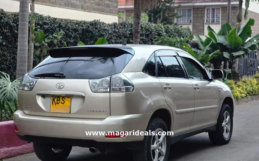 2005 Toyota Harrier in Nairobi Kenya in Kenya for Sale | Magari Deals