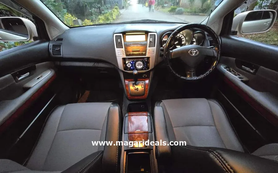 2005 Toyota Harrier in Nairobi Kenya in Kenya for Sale | Magari Deals