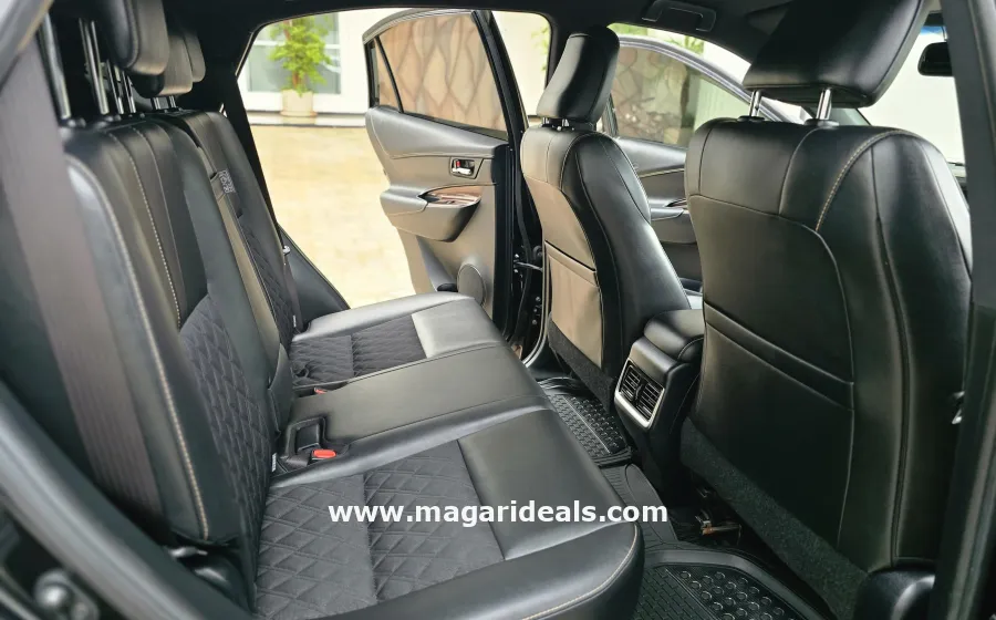 TOYOTA HARRIER 2017  in Kenya for Sale | Magari Deals
