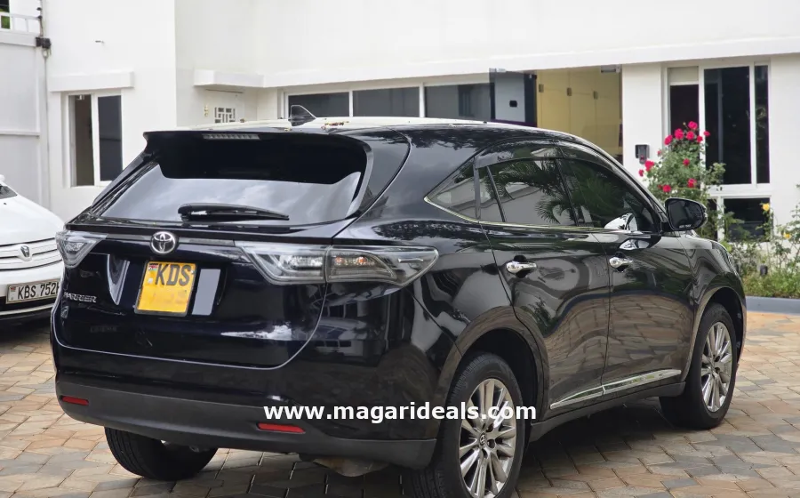 TOYOTA HARRIER 2017  in Kenya for Sale | Magari Deals