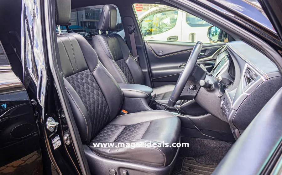 2018 Toyota Harrier with Sunroof in Kenya for Sale | Magari Deals