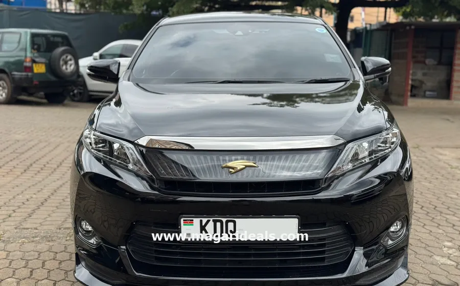 TOYOTA HARRIER 2017  in Kenya for Sale | Magari Deals