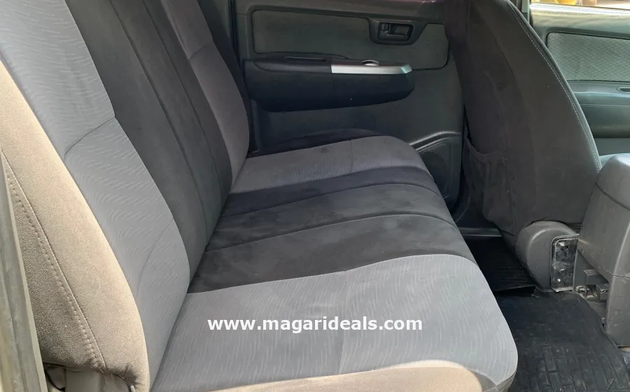  TOYOTA HILUX DOUBLE CAB 2012 for Sale | Magari Deals