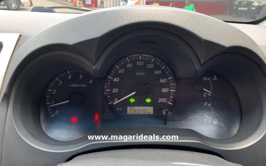  TOYOTA HILUX DOUBLE CAB 2012 for Sale | Magari Deals