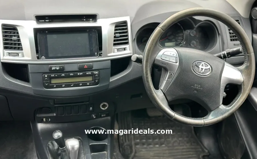 2016 TOYOTA HILUX DOUBLE CAB in Kenya for Sale | Magari Deals