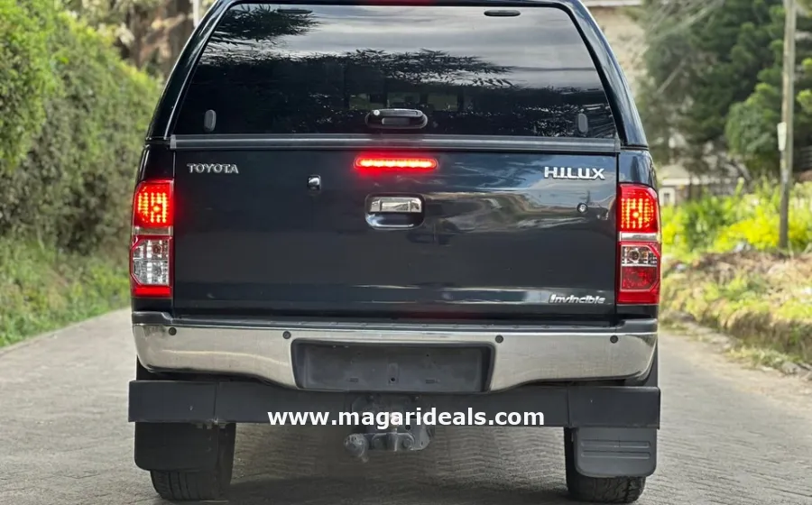 2016 TOYOTA HILUX DOUBLE CAB in Kenya for Sale | Magari Deals