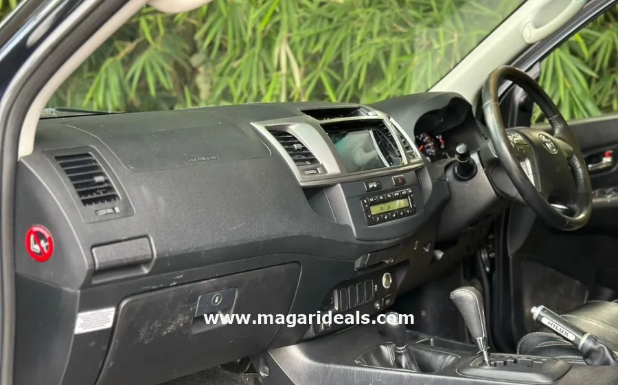 2016 TOYOTA HILUX DOUBLE CAB in Kenya for Sale | Magari Deals