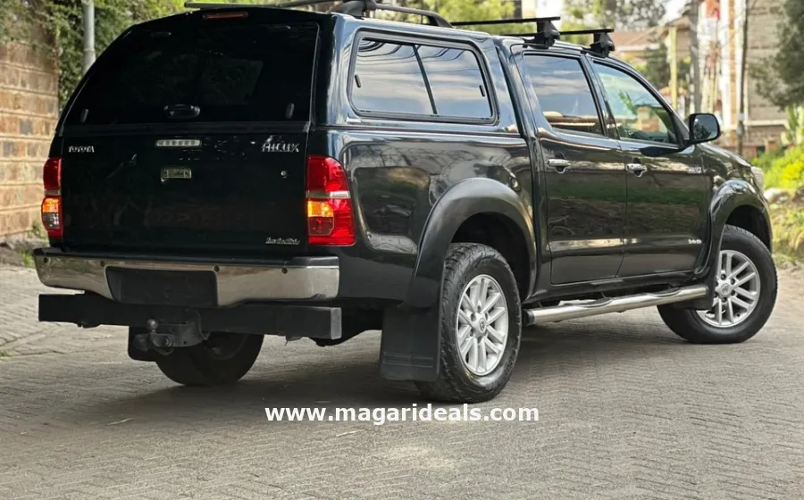 2016 TOYOTA HILUX DOUBLE CAB in Kenya for Sale | Magari Deals