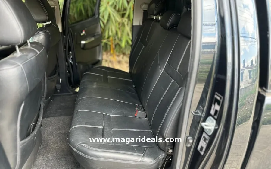 2016 TOYOTA HILUX DOUBLE CAB in Kenya for Sale | Magari Deals
