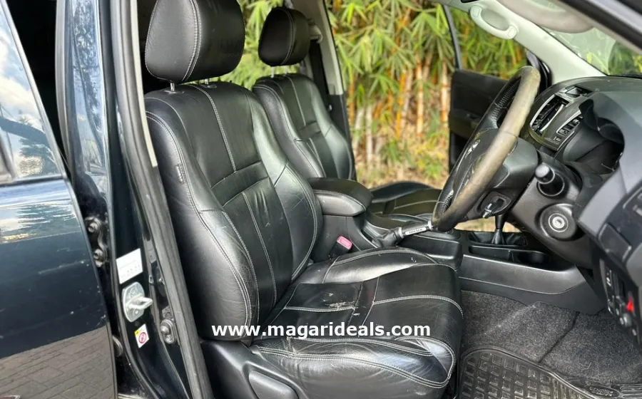 2016 TOYOTA HILUX DOUBLE CAB in Kenya for Sale | Magari Deals