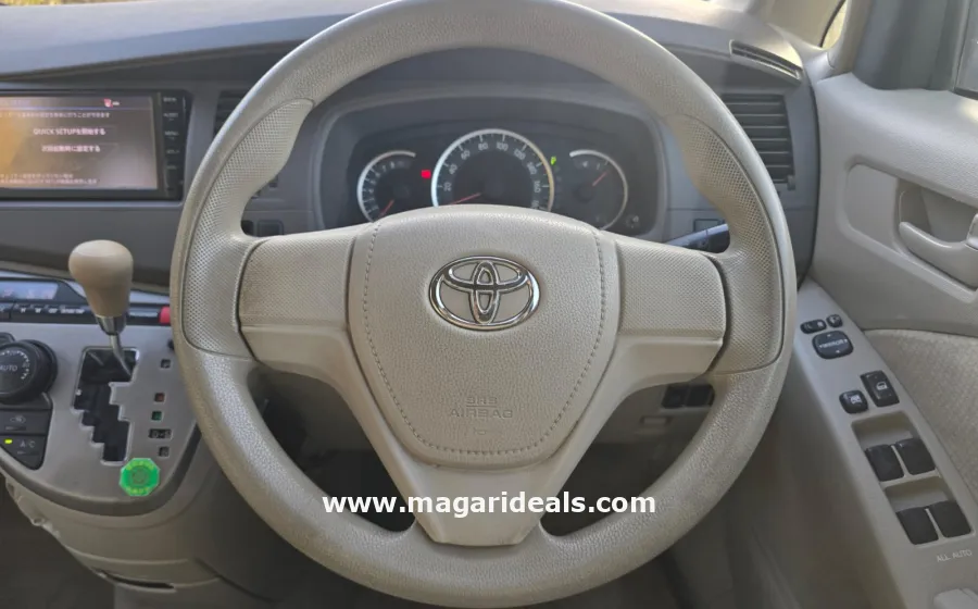 TOYOTA ISIS 2015 Mombasa in Kenya for Sale | Magari Deals