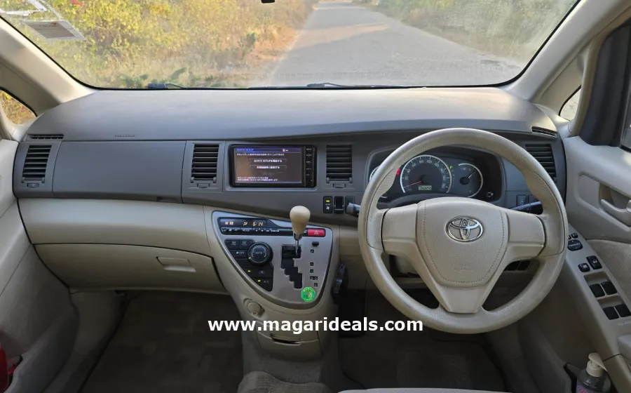 TOYOTA ISIS 2015 Mombasa in Kenya for Sale | Magari Deals