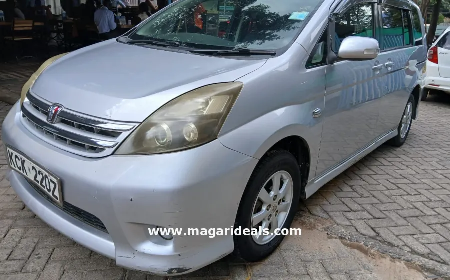 TOYOTA ISIS 2010 Nairobi in Kenya for Sale | Magari Deals