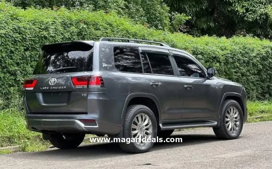 Toyota Landcruiser ZX 2016 Facelift  in Kenya for Sale | Magari Deals