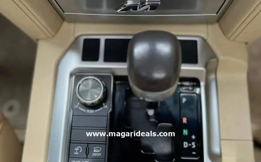 Toyota Landcruiser ZX 2016 Facelift  in Kenya for Sale | Magari Deals