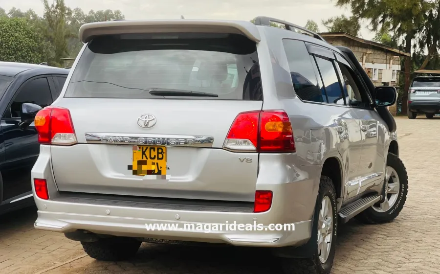 2012 TOYOTA LANDCRUISER V8 ZX in Kenya for Sale | Magari Deals