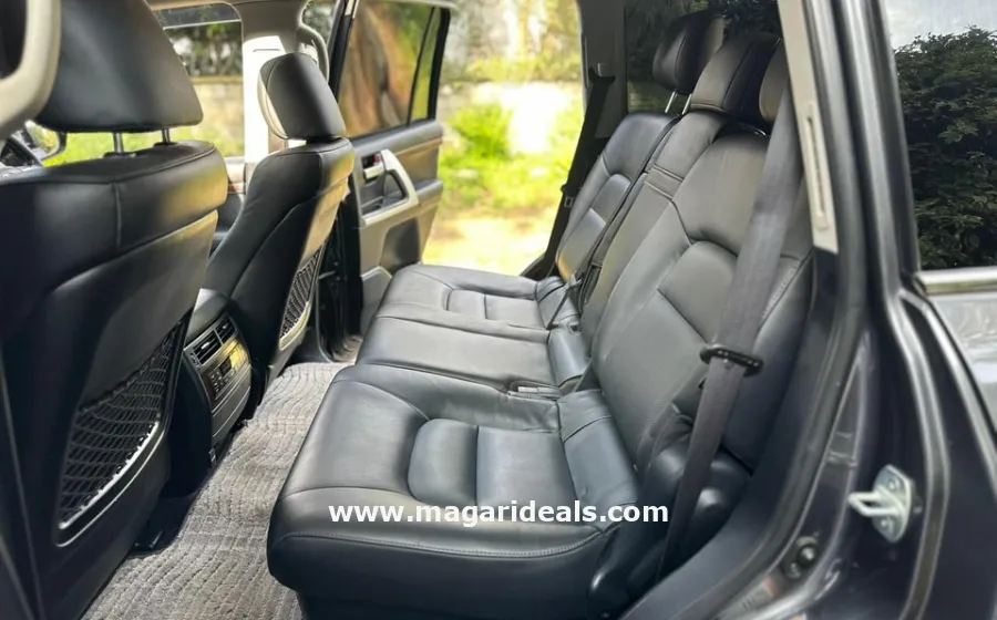 2018 TOYOTA LANDCRUISER V8 ZX in Kenya for Sale | Magari Deals