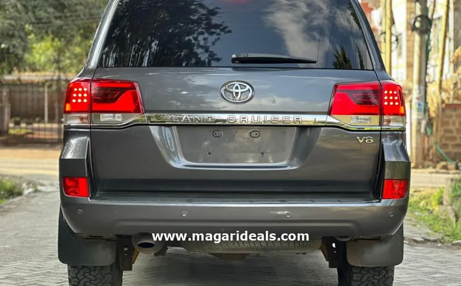 2018 TOYOTA LANDCRUISER V8 ZX in Kenya for Sale | Magari Deals