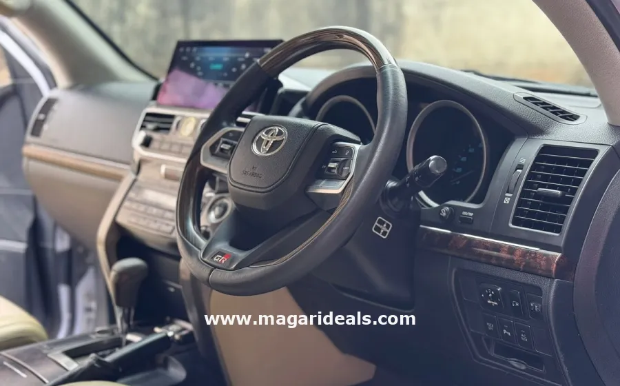 2008 TOYOTA LANDCRUISER V8 ZX 2018 Facelift in Kenya for Sale | Magari Deals