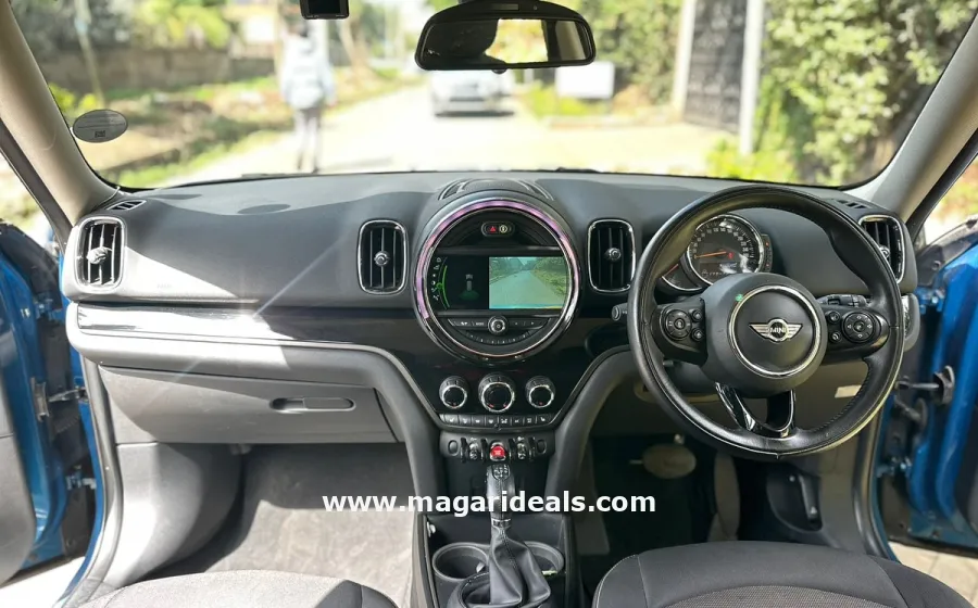 2017 Mini Cooper Crossover in Kenya for Sale | Magari Deals