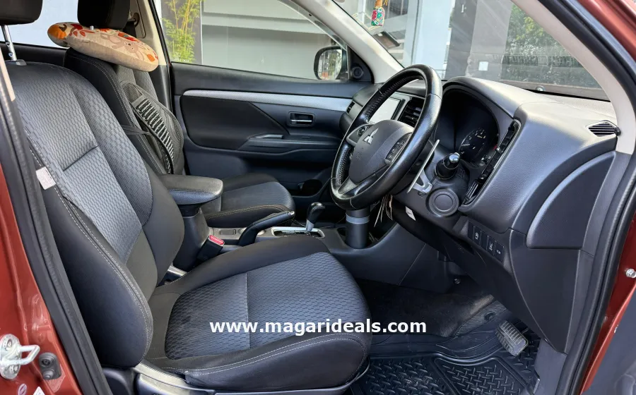 MITSUBISHI OUTLANDER  2014 Model in Kenya for Sale | Magari Deals