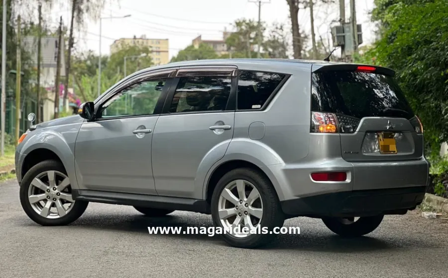2011 MITSUBISHI OUTLANDER  in Kenya for Sale | Magari Deals