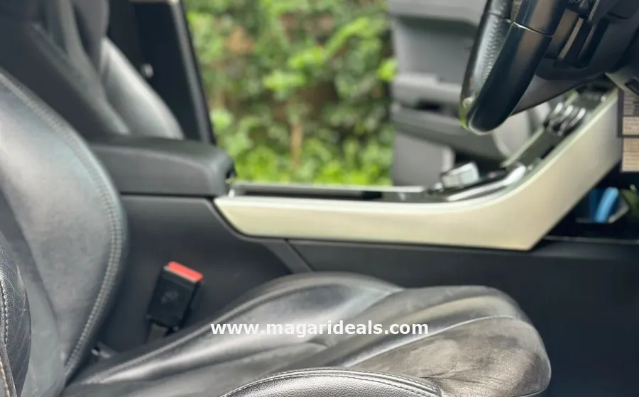 Land Rover Evoque 2014 Model in Nairobi Kenya in Kenya for Sale | Magari Deals