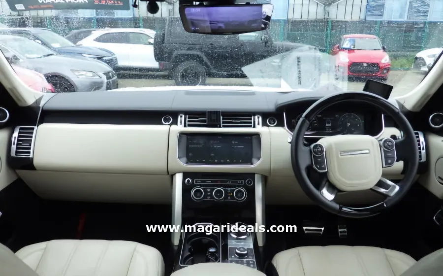 Land Rover Range Rover Vogue 2018 in Kenya for Sale | Magari Deals
