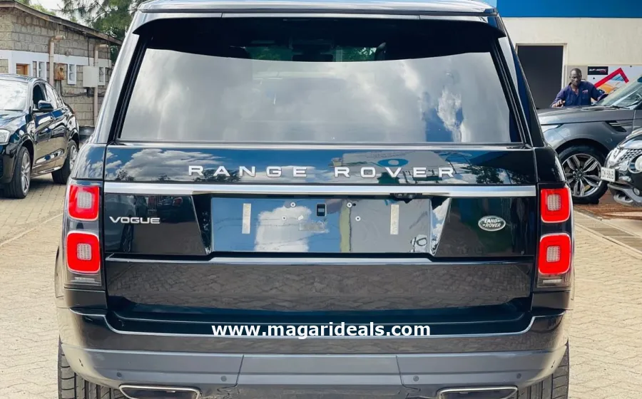 2019 Range Rover Vogue SDV6 SE in Kenya for Sale | Magari Deals