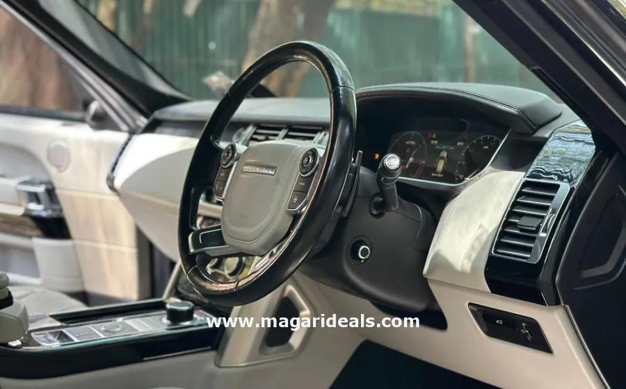 2013 RANGE ROVER VOGUE SE AUTOBIOGRAPHY in Kenya for Sale | Magari Deals
