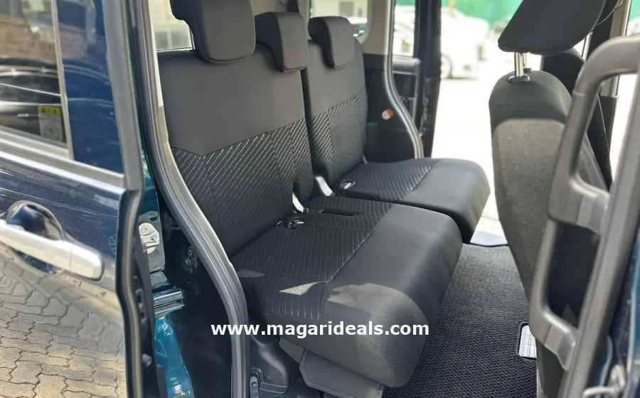 2018 TOYOTA ROOMY in Kenya for Sale | Magari Deals