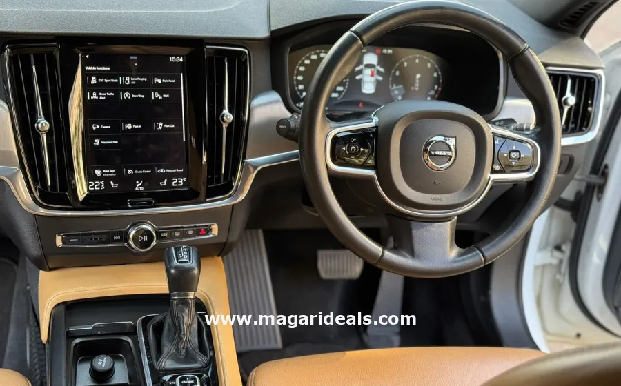 VOLVO S90 T5  in Kenya for Sale | Magari Deals