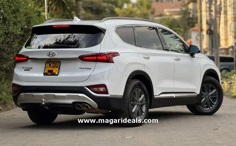 HYUNDAI SANTA FE HIGHLANDER 2.2D in Kenya for Sale | Magari Deals