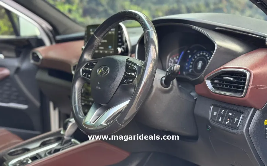 HYUNDAI SANTA FE HIGHLANDER 2.2D in Kenya for Sale | Magari Deals