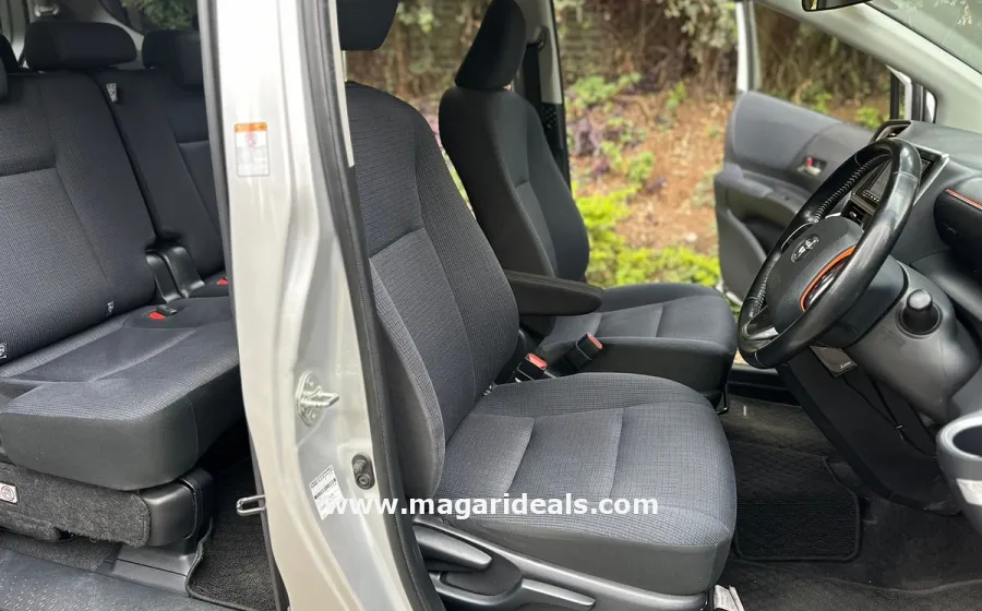TOYOTA SIENTA IN NAIROBI FOR SALE in Kenya for Sale | Magari Deals