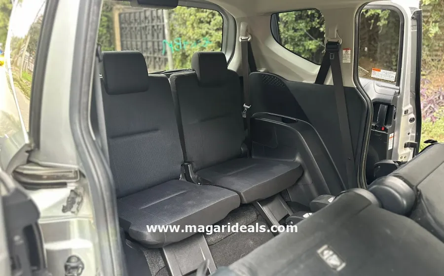 TOYOTA SIENTA IN NAIROBI FOR SALE in Kenya for Sale | Magari Deals