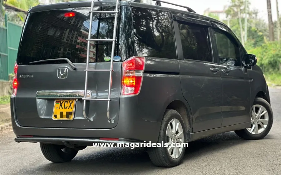 2012 Honda Stepwagon in Kenya for Sale | Magari Deals