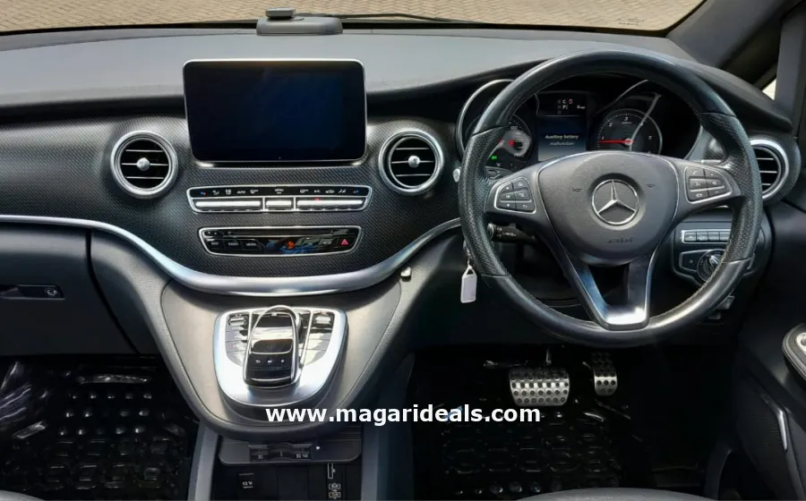 Mercedes Benz V220 CDI in Kenya in Kenya for Sale | Magari Deals
