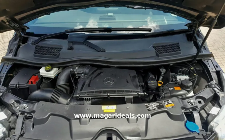Mercedes Benz V220 CDI in Kenya in Kenya for Sale | Magari Deals